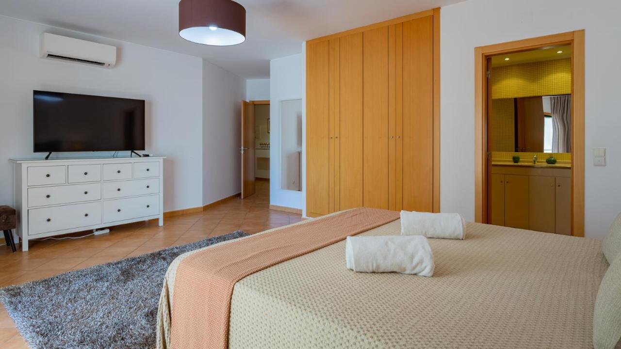 Magnificent 2Bdr Apartment W/ Ac & Pool - 2Min From Beach - By Lovelystay Armação de Pêra Dış mekan fotoğraf